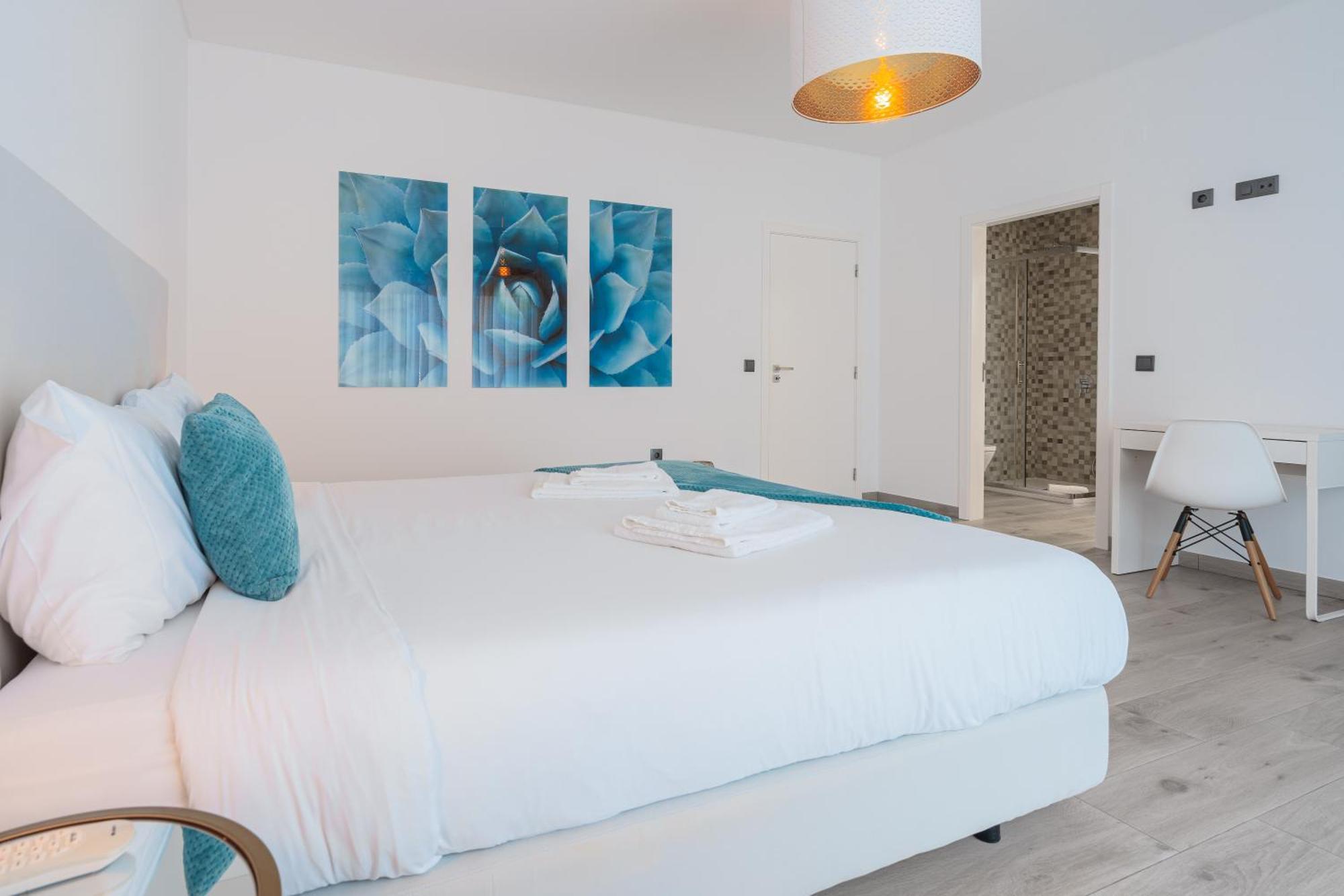 Silver With Ocean View Villa *